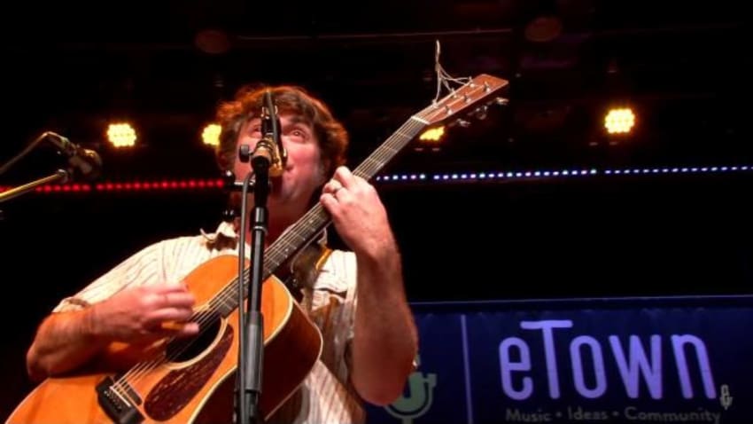 Keller Williams Trio - Making It Rain (eTown webisode #899)