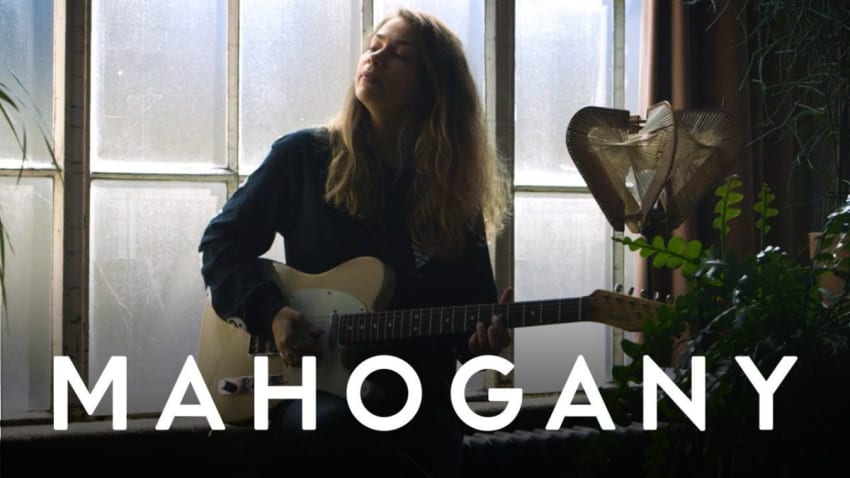 Minke - Gold Angel | Mahogany Session