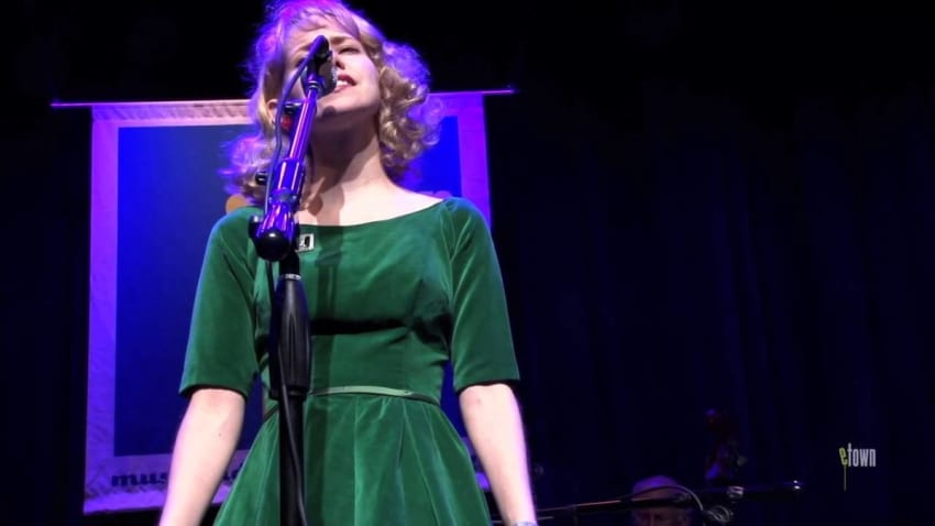 Nellie McKay - "The Gentleman Is A Dope" (eTown webisode #356)