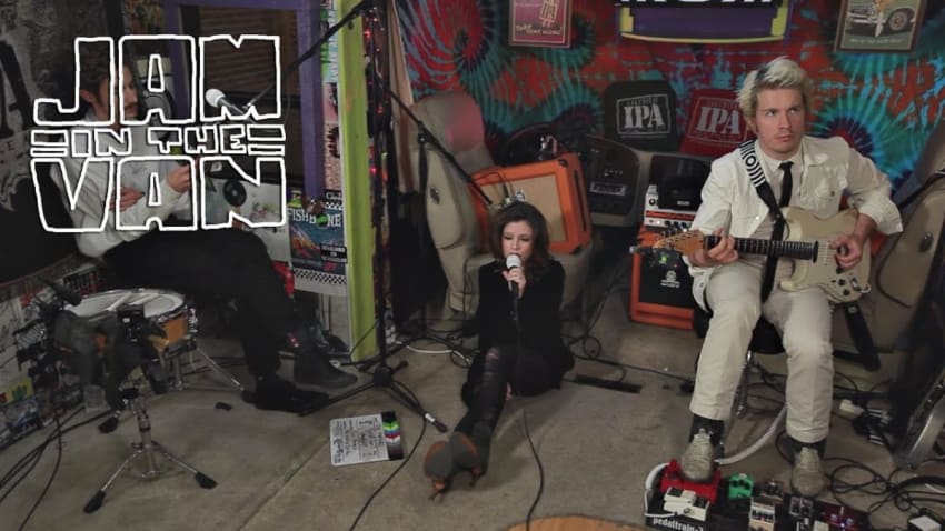 THE FONTAINES - "Please Say Something" (Live at JITV HQ in Los Angeles, CA) #JAMINTHEVAN