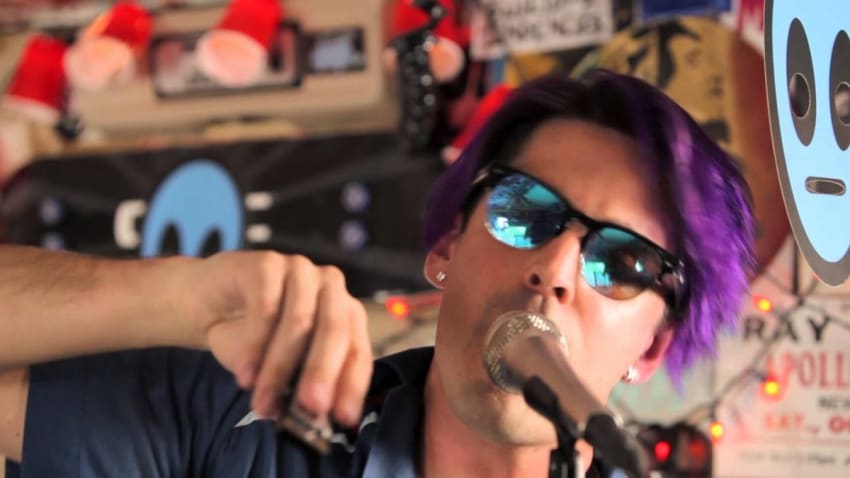 NEW BEAT FUND - "Scare Me" (Live at Red Bull Records, CA) #JAMINTHEVAN