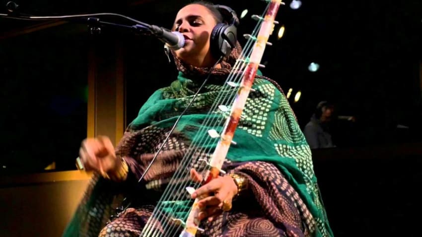 Noura Mint Seymali - Hebebeb Zrag (Live on KEXP)