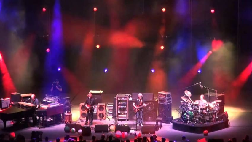 Phish | 08.18.10 | Tube | Jones Beach Theater - Wantagh, NY