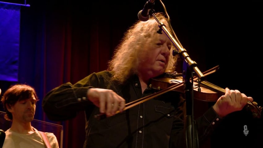 Railroad Earth - Running Wild (Live on eTown)