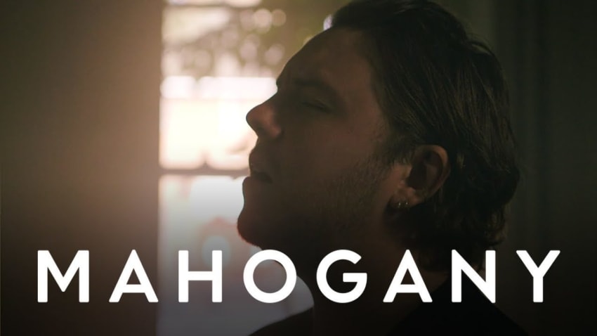 Saint Raymond - One More Night & Carried Away | Mahogany Session