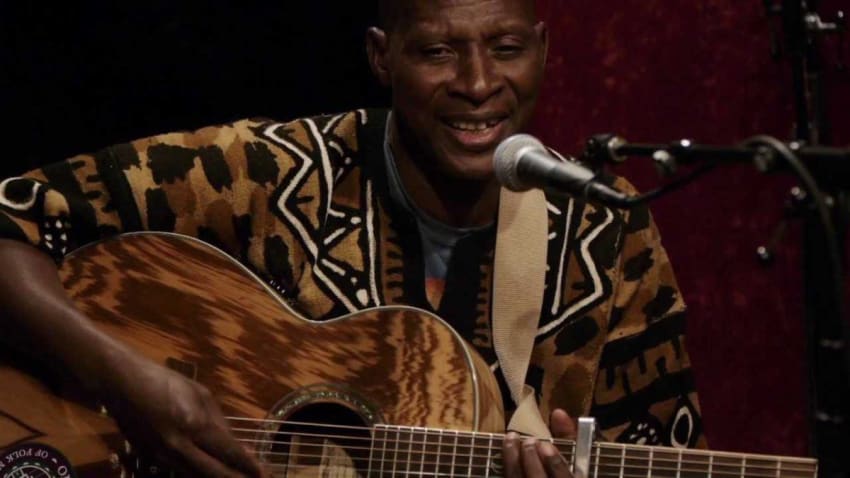 Sidi Touré - Aïy Faadji (I am Nostalgic) (Live on KEXP)