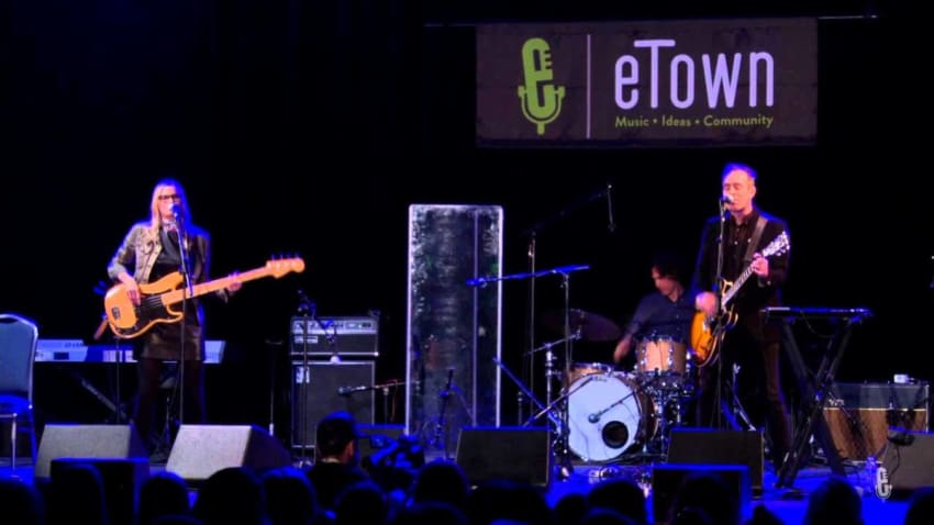 The Both - "Volunteers of America" (eTown webisode #761)