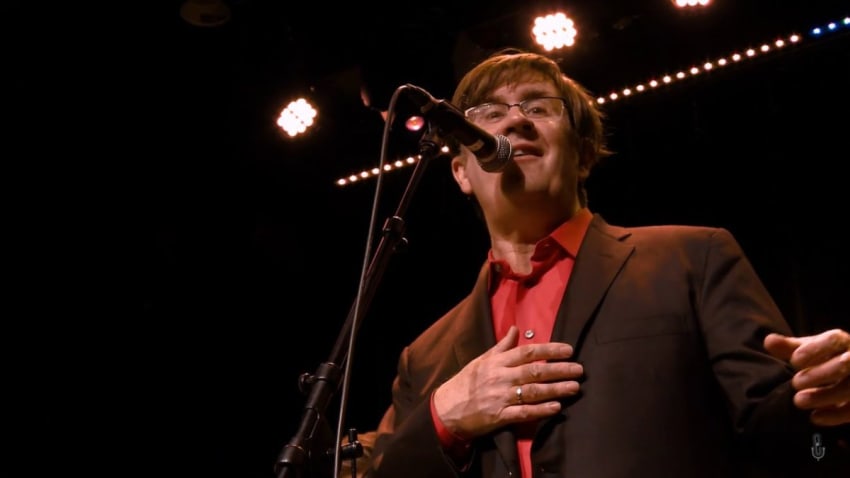 The Mountain Goats / Joe Sampson -  Charlie Brown (Live on eTown)