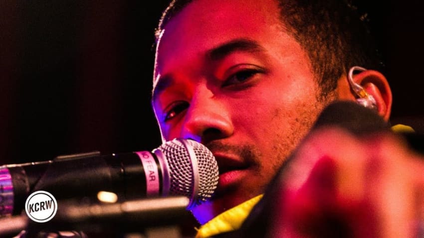 Toro y Moi performing "Freelance" live on KCRW