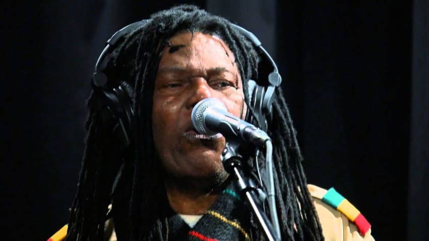 Winston Jarrett - Why Fighting (Why Is It) (Live on KEXP)