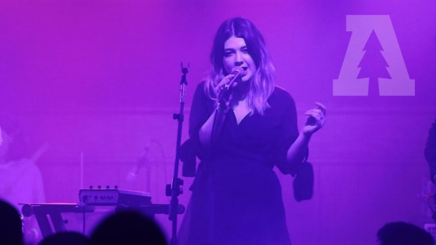 Yumi Zouma - Barricade (Matter Of Fact) | Shows From Schubas