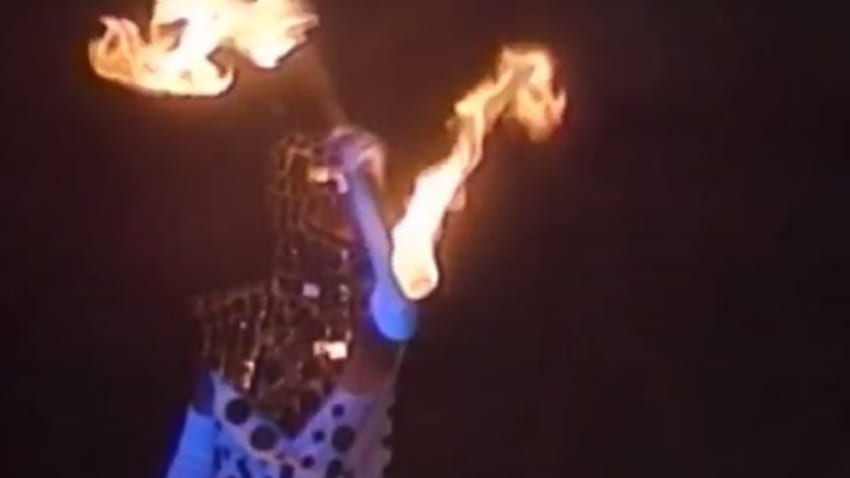 Grateful Dead - Percussion and Fire Dancers / Midnight Countdown - 12/31/90 (OFFICIAL)