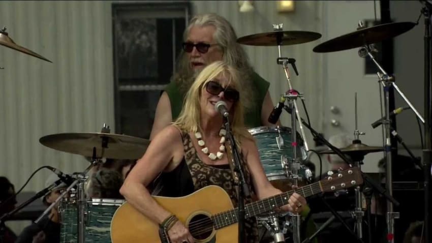 Pegi Young and the Survivors - Feel Just Like a Memory (Live at Farm Aid 2012)