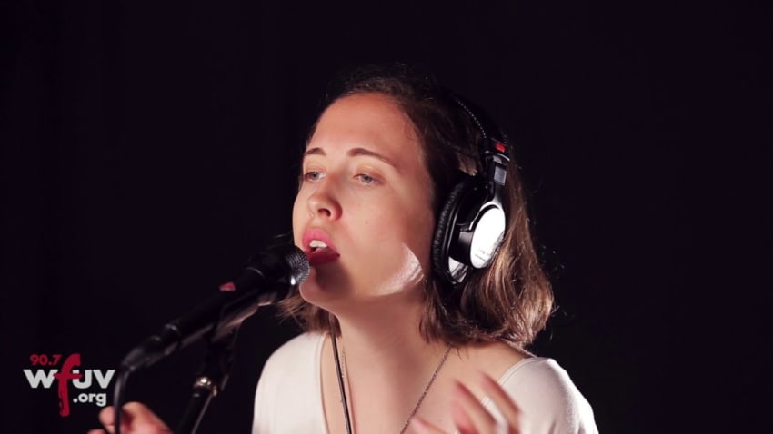 Alice Merton - "No Roots" (Live at WFUV)