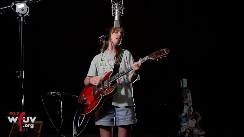 Angie McMahon - "Keeping Time" (Live at WFUV)