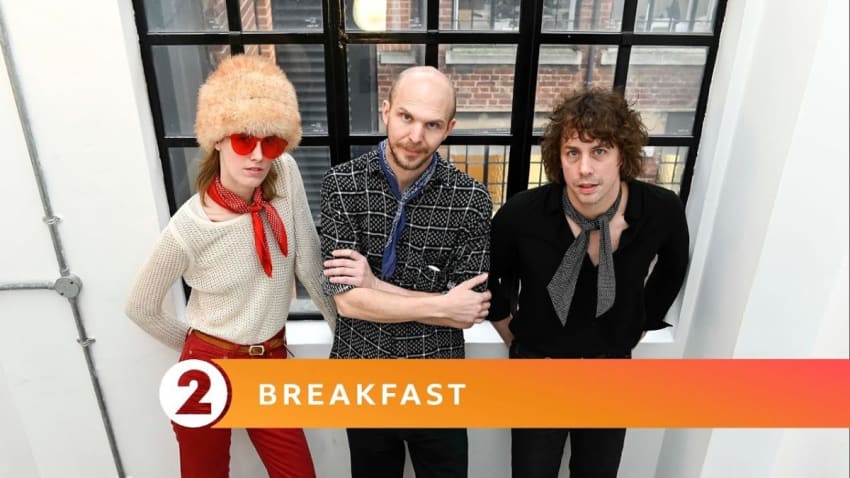 Razorlight - Crazy Little Thing Called Love (Queen cover) Radio 2 Breakfast