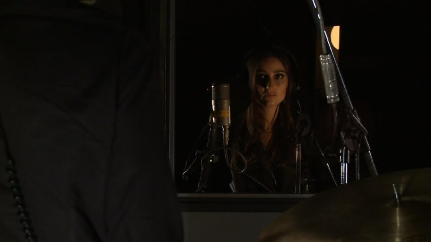 Banks covers The Weeknd - What You Need for Zane Lowe on BBC Radio 1