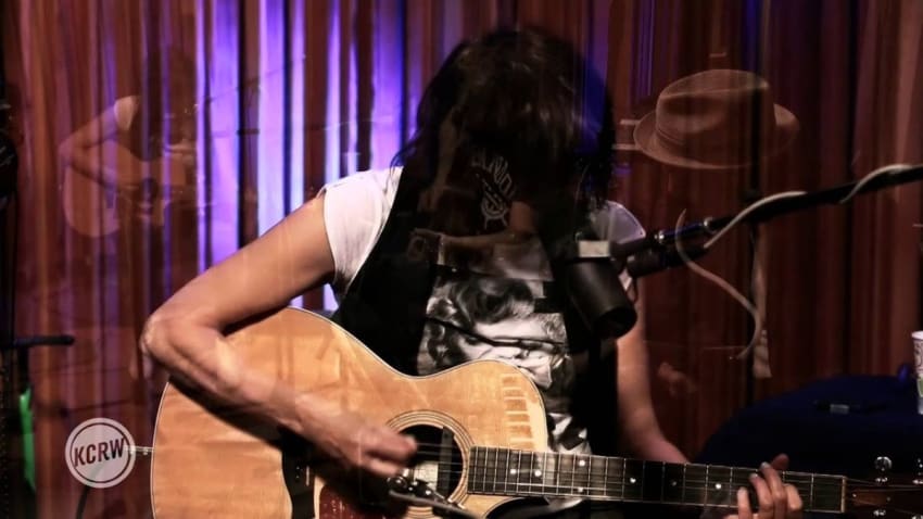 Chrissie Hynde performing "I Go To Sleep" Live on KCRW