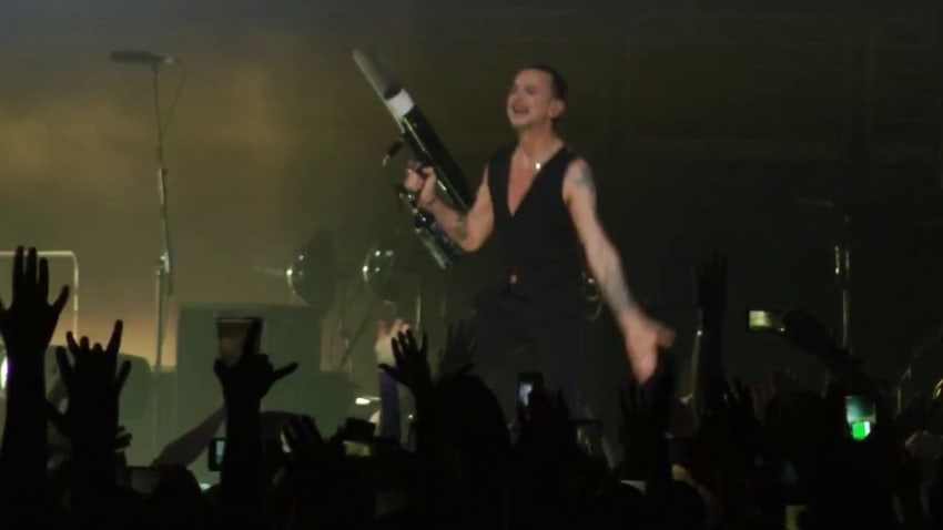 Depeche Mode - Never Let Me Down Again (Philadelphia,Pa) 6.3.18