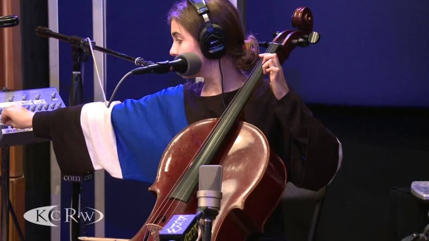 Dom La Nena performing "No Meu Pais" Live on KCRW