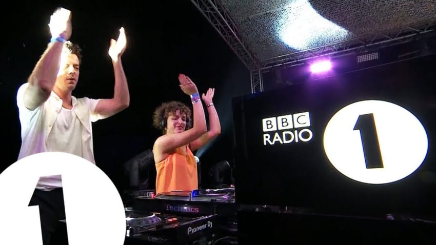 Annie Mac B2B Mark Ronson - Radio 1 in Ibiza 2018 - Café Mambo | FLASHING IMAGES
