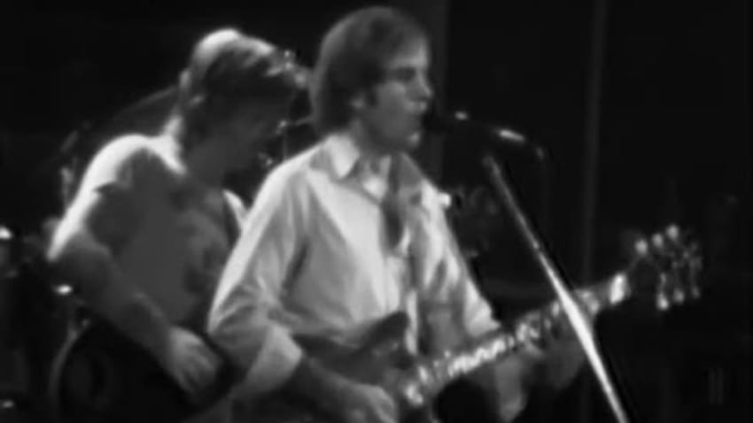 Grateful Dead - Scarlet Begonias / Fire On The Mountain - 08/05/79 - Oakland, CA (OFFICIAL)