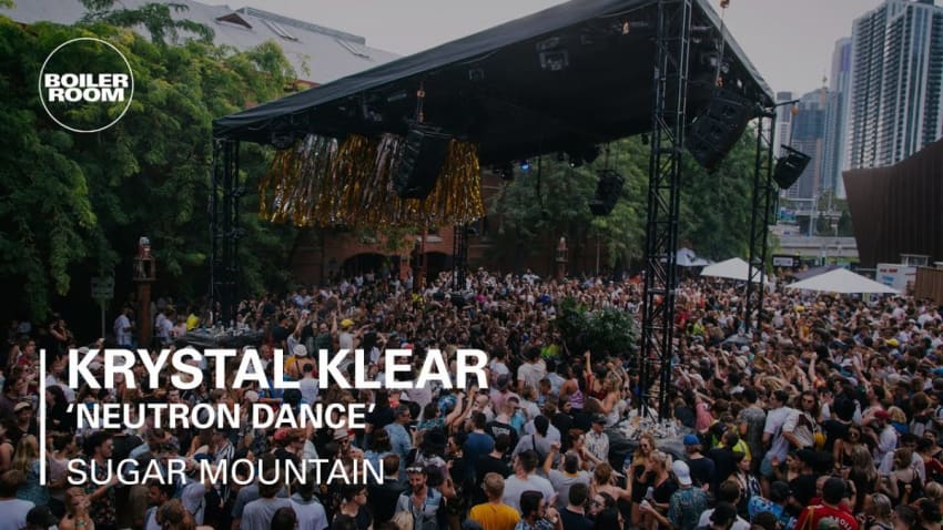 Gerd Janson dropping Krystal Klear's "Neutron Dance" at Sugar Mountain
