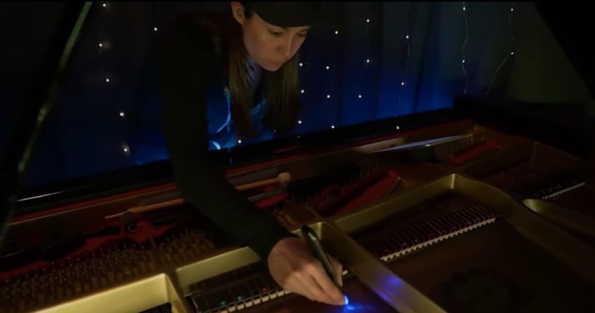 Holly Bowling Live From Out There