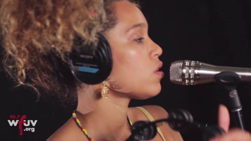 Izzy Bizu - "Lost Paradise" (Live at WFUV)