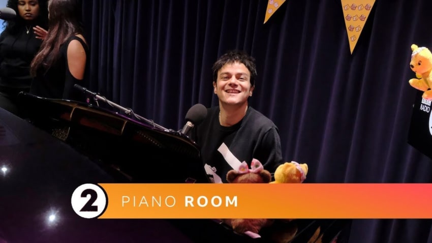 Jamie Cullum - When I Get Famous (Radio 2 Piano Room)