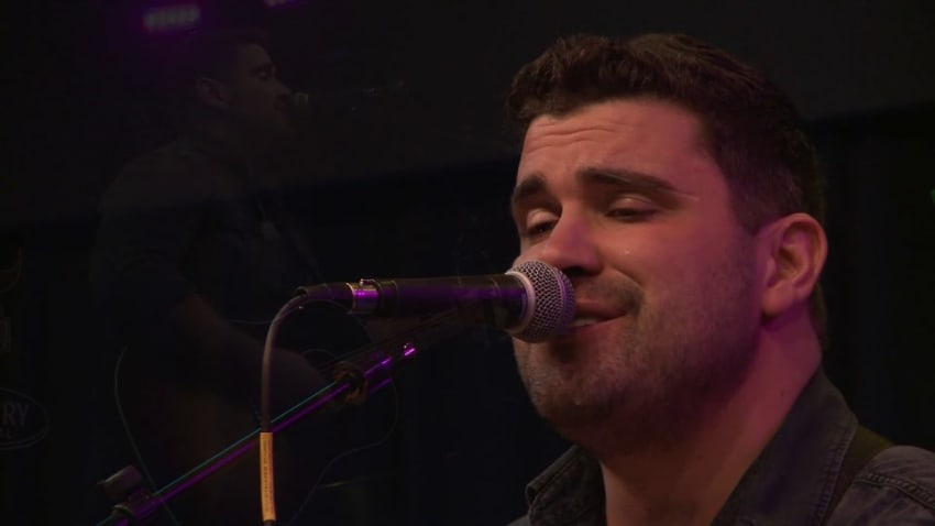 Josh Gracin - History Repeats (98.7 THE BULL)