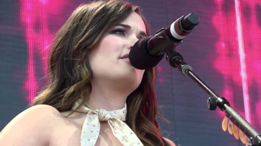 Kacey Musgraves - This Town (Live at Farm Aid 30)
