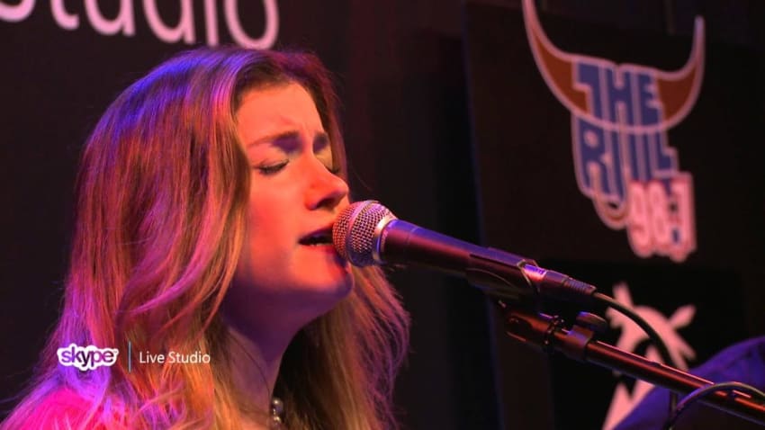 Lexi Tucker - Don't Let Me Fall In Love Alone (98.7 THE BULL)
