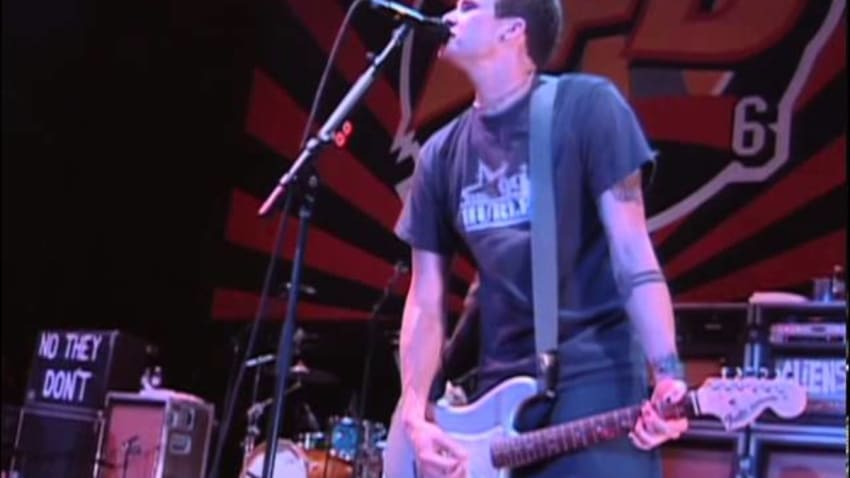 Blink-182 - All The Small Things - 06/18/99 - Shoreline Amphitheatre (OFFICIAL)