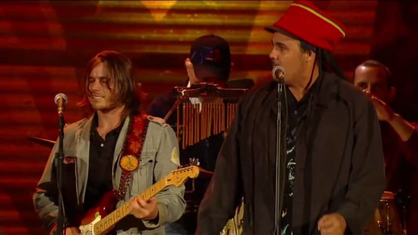 Willie Nelson & Marty Dread - Lend a Hand to the Farmers (Live at Farm Aid 25)