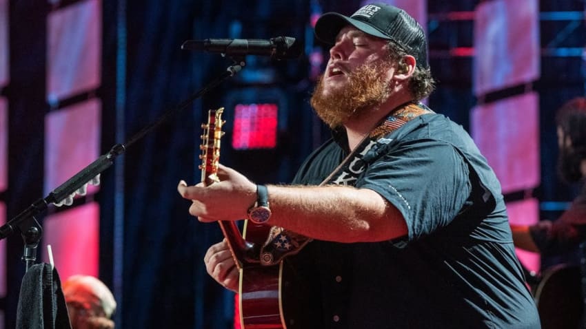 Luke Combs - Beautiful Crazy (Live at Farm Aid 2019)