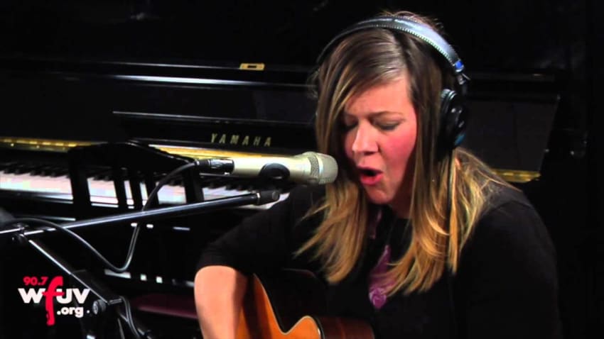 Luscious Jackson - "We Go Back" (Live at WFUV)