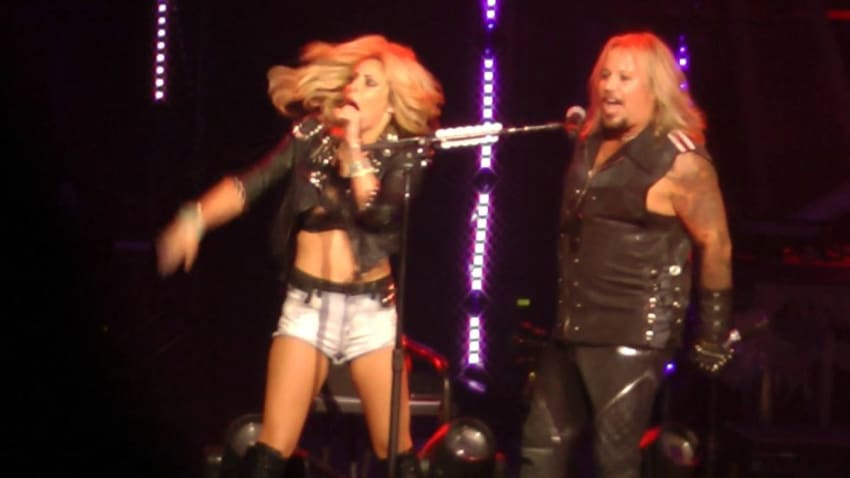 Motley Crue - Wild Side (Philadelphia,Pa) 8.14.15