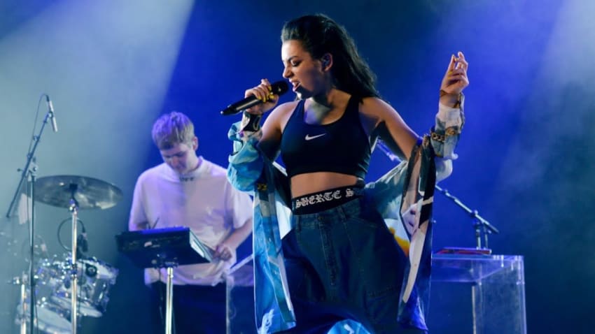 Mura Masa feat. Charli XCX - 1 Night (Radio 1's Big Weekend 2017)