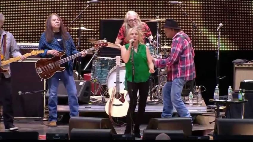 Pegi Young and the Survivors - Better Living Through Chemicals (Live at Farm Aid 2013)