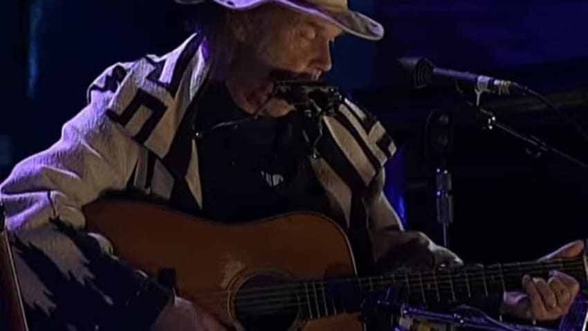 Neil Young - Harvest Moon (Live at Farm Aid 2004)