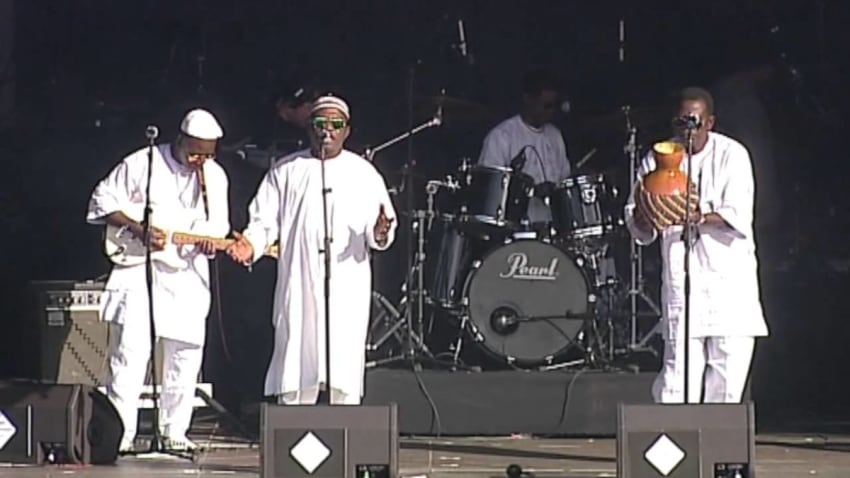 Orchestre Poly Rythmo de Cotonou "Ne Te Fache Pas" @ Primavera Sound 2013