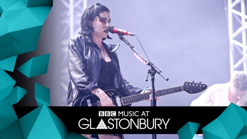 Pale Waves - There's a Honey (Glastonbury 2019)