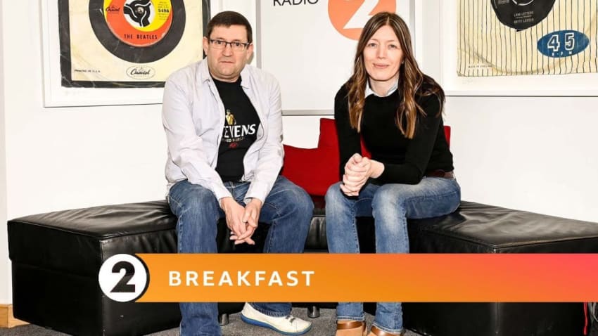 Paul Heaton and Jacqui Abbott - Some Might Say (Oasis Cover)