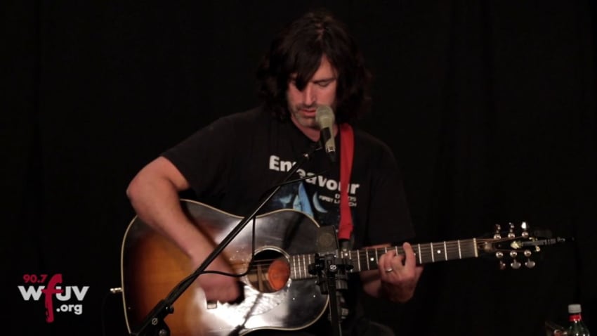 Pete Yorn - "Calm Down" (Live at WFUV)