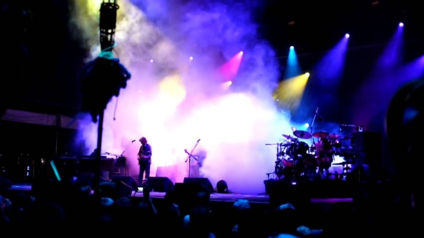 Phish Super Ball IX - 2001 glowstick wars into Harry Hood intro