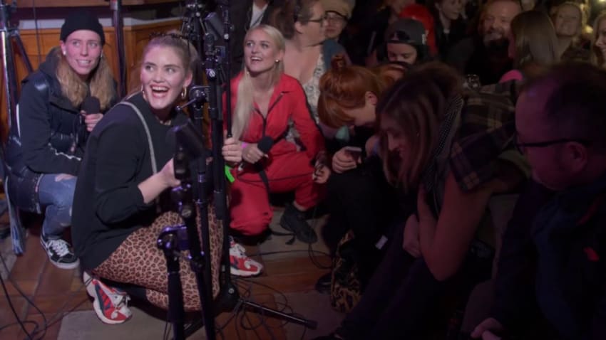 Reykjavíkurdætur - Ekkert Drama (Live at Iceland Airwaves)