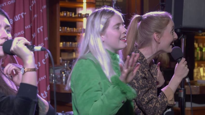 Reykjavíkurdætur - Ógeðsleg (Live at Iceland Airwaves)