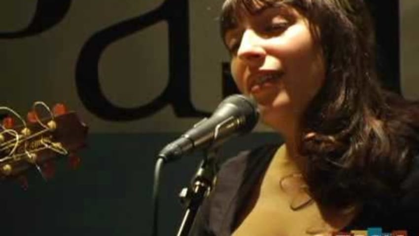 Rosi Golan "C'est L'amour" live at Paste