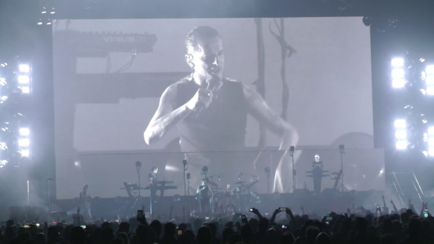 Depeche Mode - Crowd Singing "Home" / Band Intro's (Wells Fargo Center) Philadelphia,Pa 6.3.18